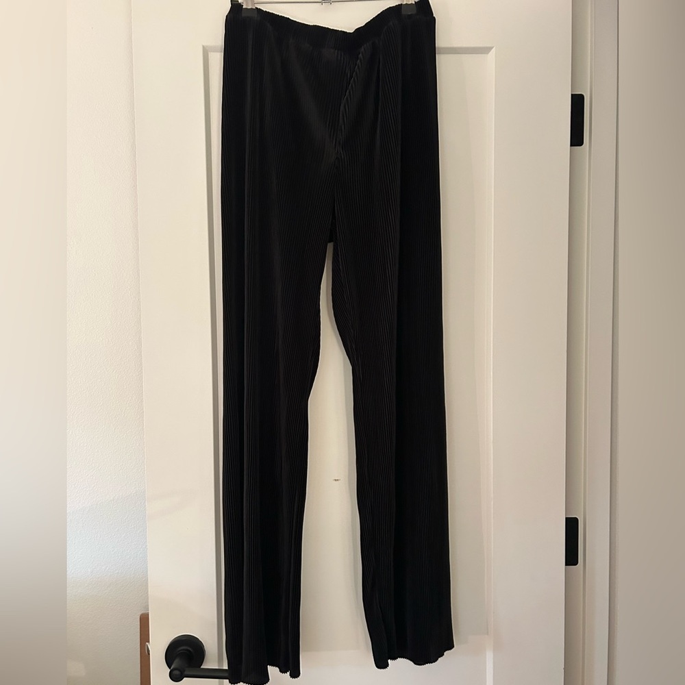 Black Plisse Pants